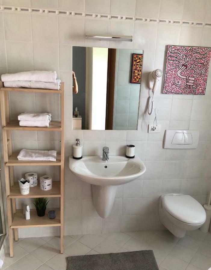 Irides Rooms A Un Passo Dai Parchi Divertimento Lazise Exteriör bild